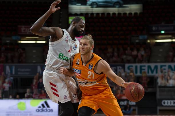 判断失误或 判断失误或